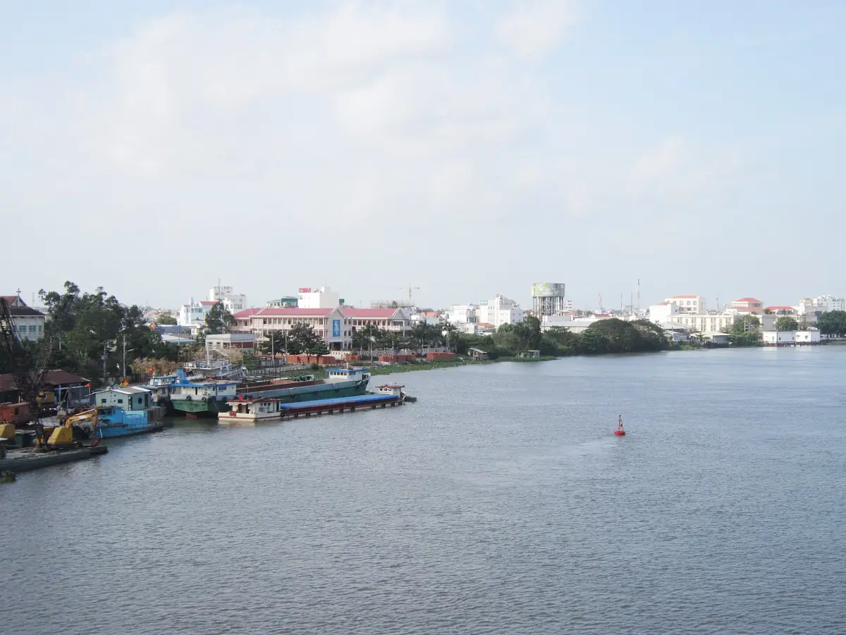 Vue le long de la rivière Cần Thơ